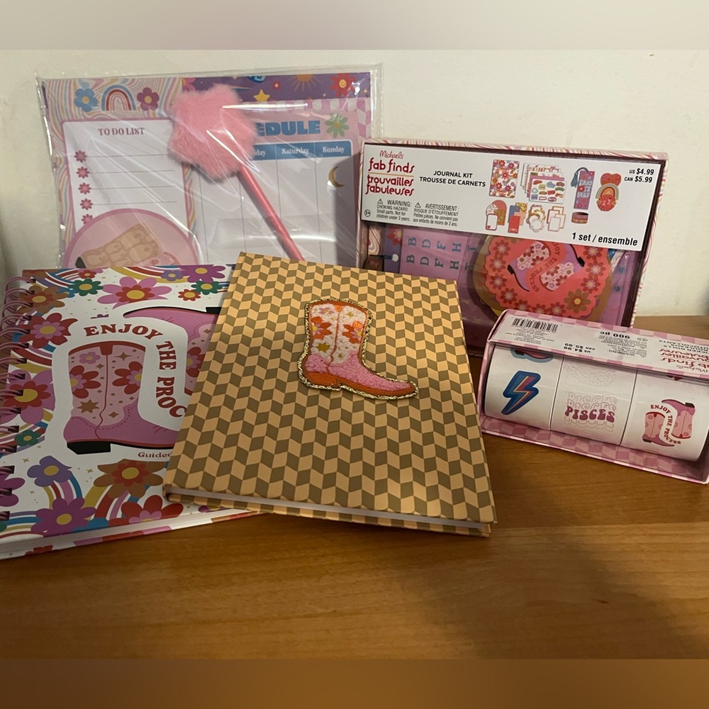 NWT Michael’s Cowgirl themed gift set